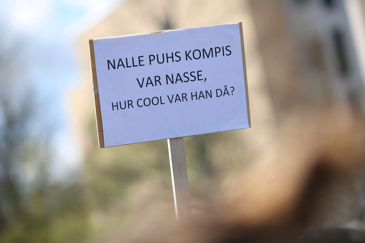 "Nalle Puhs kompis vas Nasse, hur cool var hand då?" "Nalle Puhs kompis vas Nasse, hur cool var hand då?"